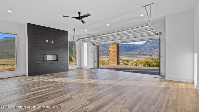 Interior, Recessed Lighting, Wood Texture Flooring