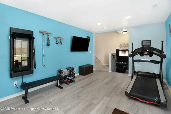 Fitness Equipment, Interior, Recessed Lighting, Wood Texture Flooring