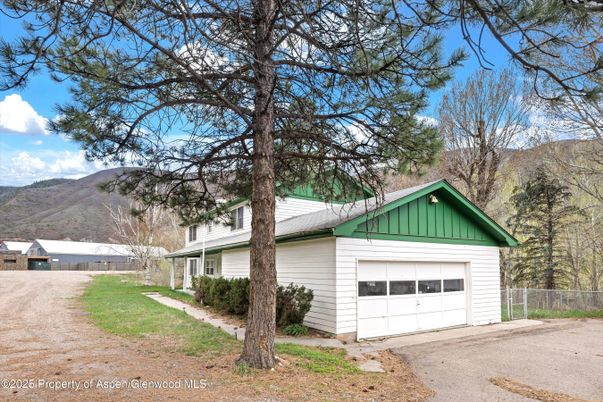 Detached Garage, Exterior