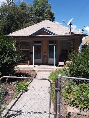 Exterior, Facade, None