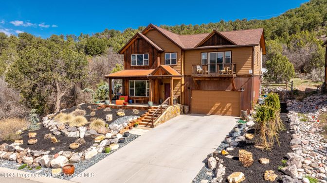 Attached, Exterior, Facade, Log Home