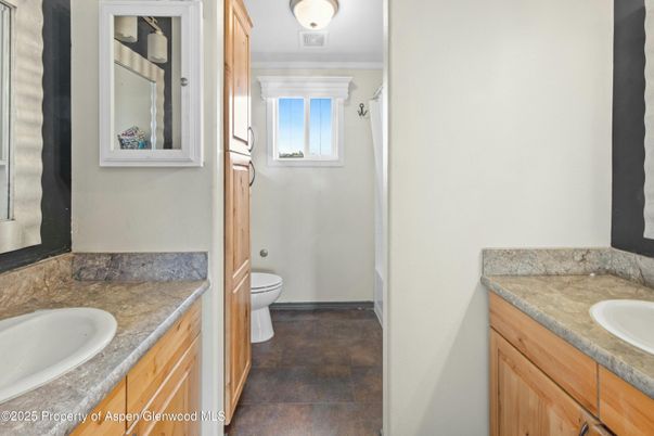 Bathroom, Dual Sink Vanities, Interior