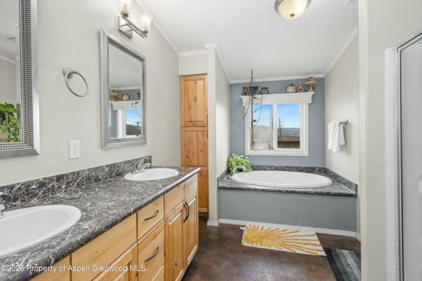 Bathroom, Dual Sink Vanities, Interior