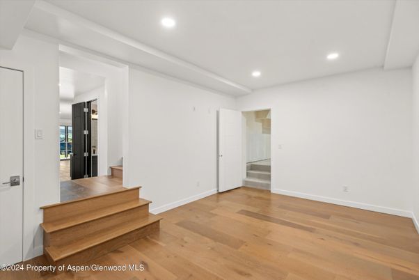 Empty room, Interior, Recessed Lighting, Wood Texture Flooring