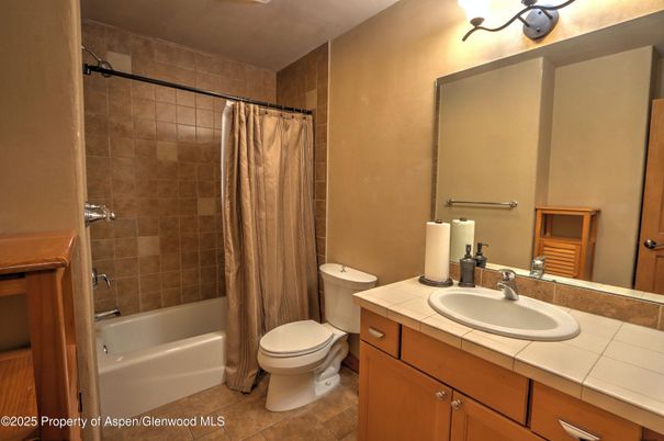 Bathroom, Interior, Tile Countertops