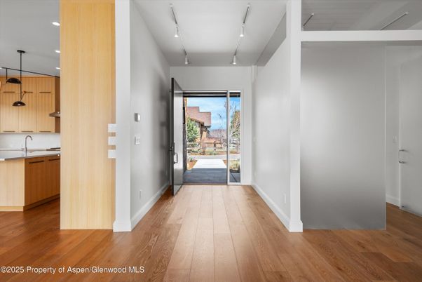 Interior, Pendant Lights, Recessed Lighting, Wood Texture Flooring
