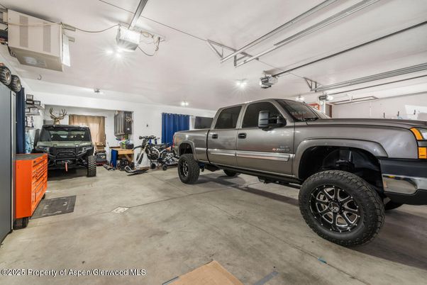 Garage, Interior