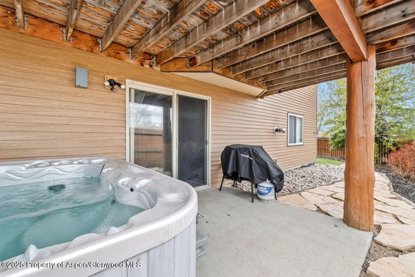 Exterior, Hot Tub
