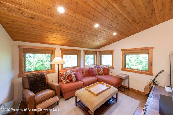 Interior, Living room, Recessed Lighting, Wooden Ceilings, Wood Texture Flooring