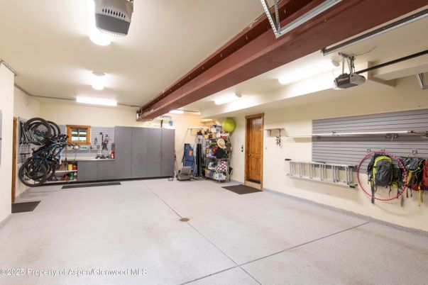 Garage, Interior