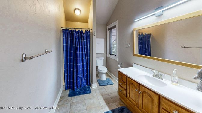 Bathroom, Interior, Tile Countertops