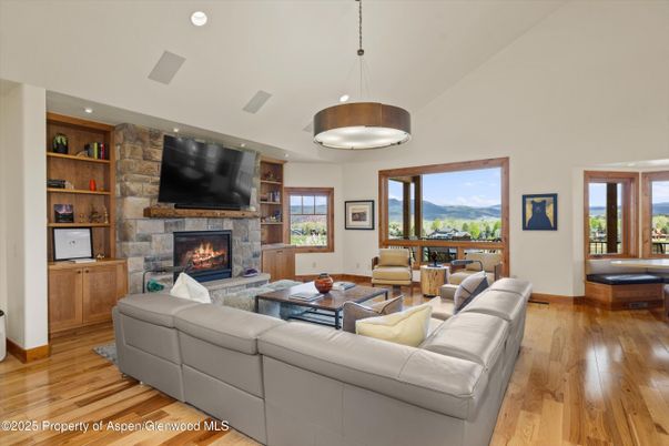 Fireplace, Interior, Living room, Pendant Lights, Recessed Lighting, Wood Texture Flooring