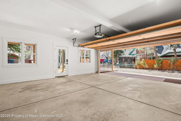 Garage, Interior