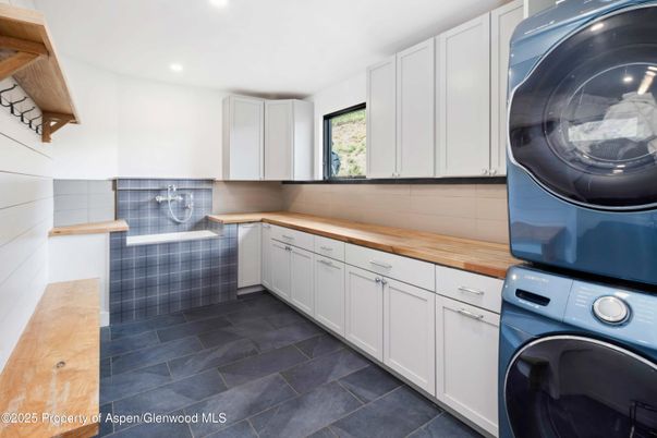 Interior, Recessed Lighting, Washer