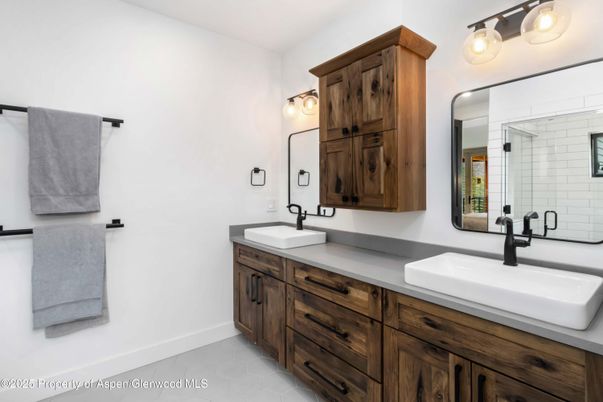 Bathroom, Dual Sink Vanities, Interior