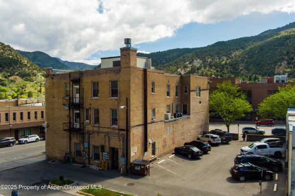 Exterior, Facade, Condo Building