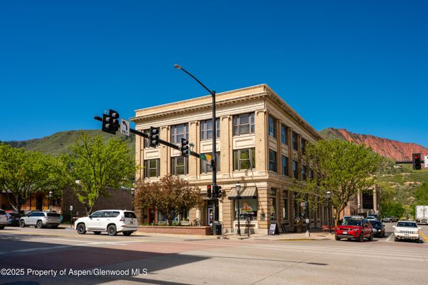 Exterior, Facade, Chicago School