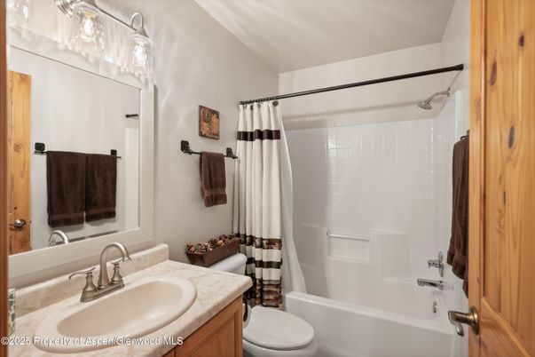 Bathroom, Interior, Tile Countertops