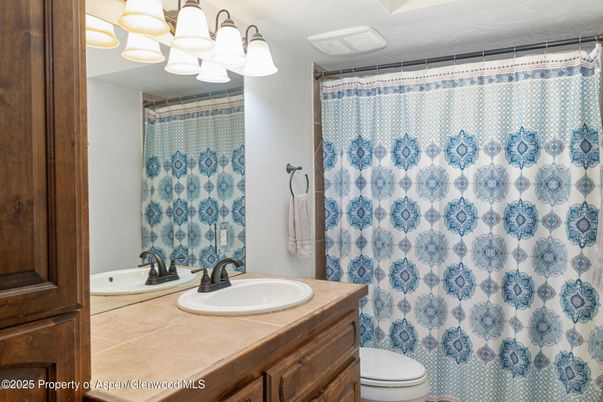Bathroom, Interior, Tile Countertops