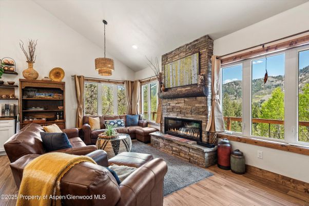Fireplace, Interior, Living room, Pendant Lights, Recessed Lighting, Wood Texture Flooring