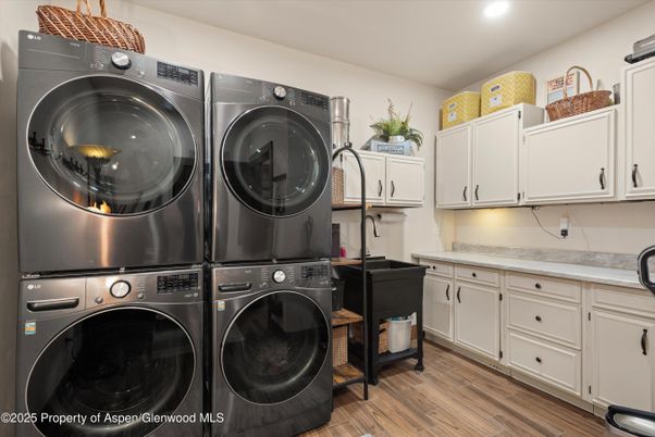 Interior, Recessed Lighting, Utility Closets, Washer, Wood Texture Flooring