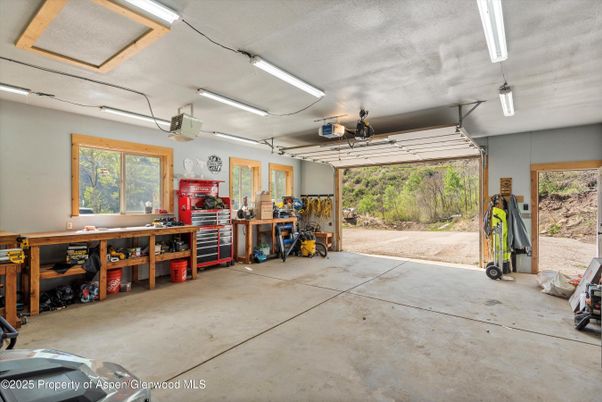 Garage, Interior