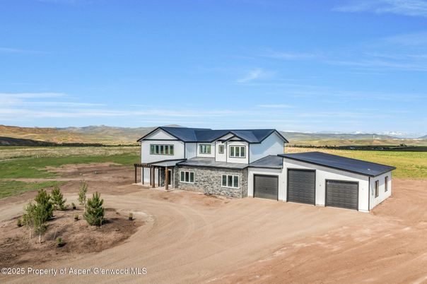 Detached Garage, Exterior