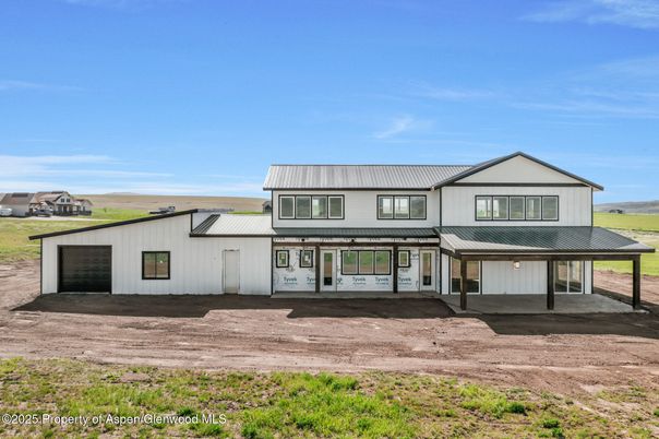 Attached, Exterior, Facade, Farmhouse