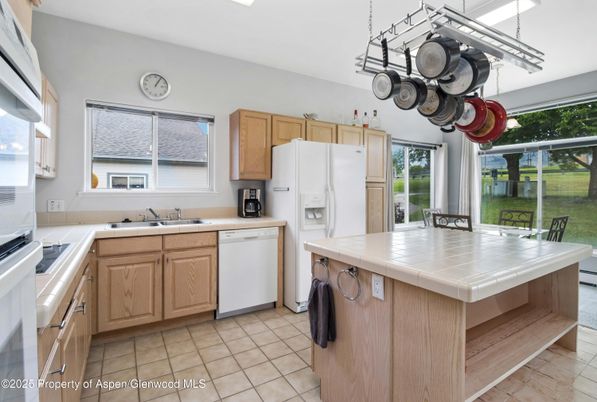Dining room, Interior, Kitchen, Tile Countertops