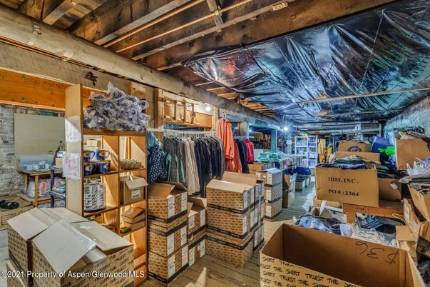 Interior, Walk-in Closets, Wooden Beams