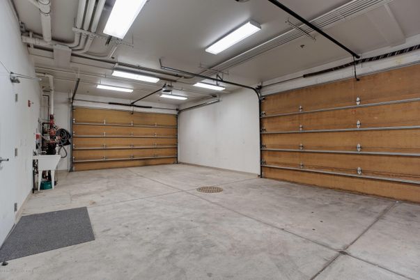 Garage, Interior