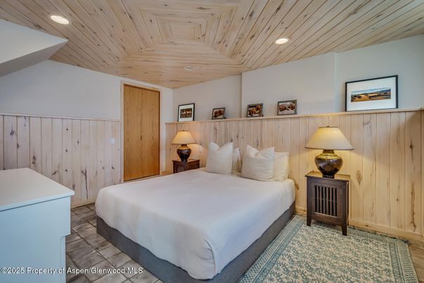 Bedroom, Interior, Recessed Lighting, Wooden Ceilings, Wooden Walls
