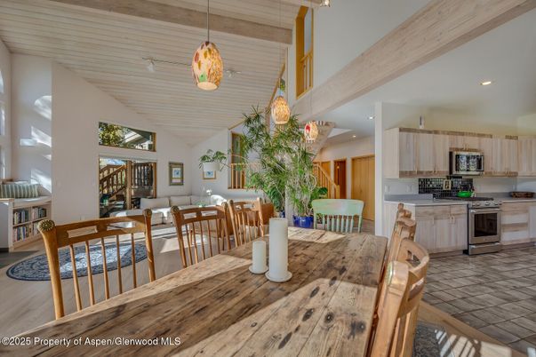 Dining room, Interior, Kitchen, Pendant Lights, Recessed Lighting, Stainless Steel Appliances