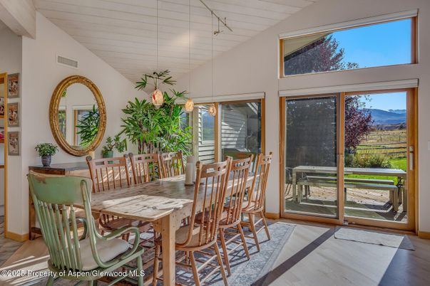 Dining room, Interior