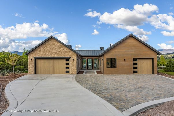 Attached, Exterior, Facade, Ranch