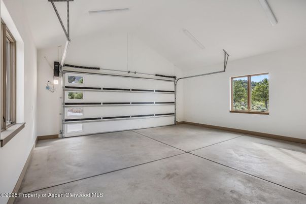 Garage, Interior, Pendant Lights