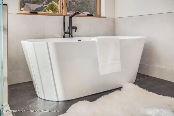 Bathroom, Free Standing Baths, Interior