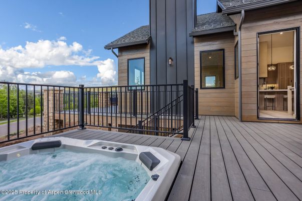 Exterior, Hot Tub