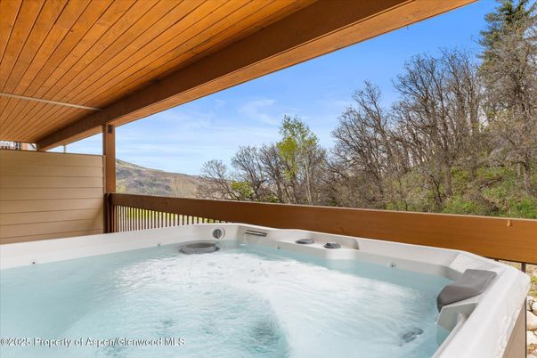 Exterior, Hot Tub