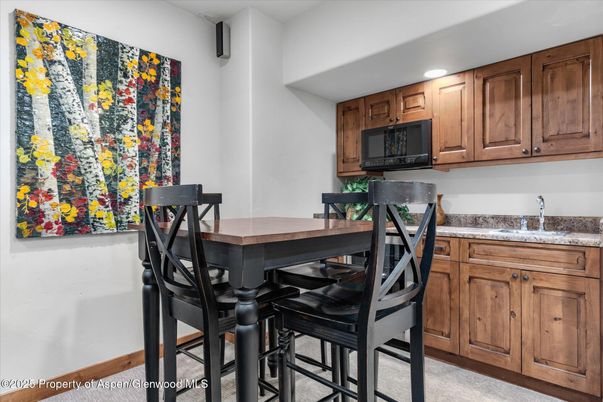 Dining room, Interior, Kitchen, Recessed Lighting