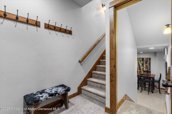 Dining room, Interior, Recessed Lighting
