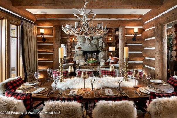 Chandelier, Dining room, Fireplace, Interior, Wooden Beams, Wooden Walls