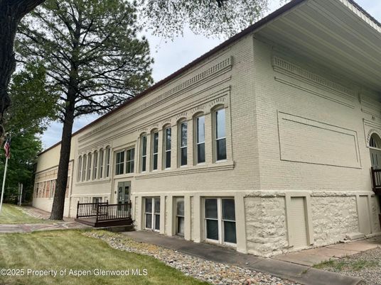 Exterior, Facade, Chicago School
