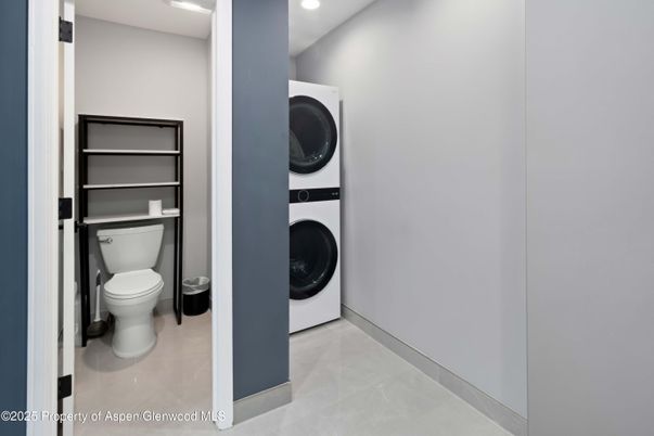 Bathroom, Interior, Recessed Lighting, Washer