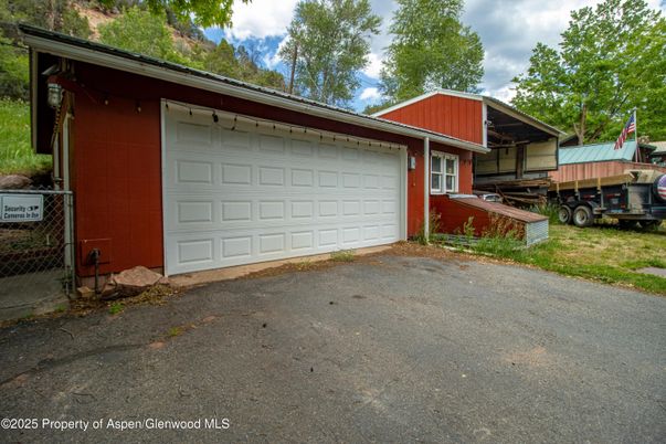 Detached Garage, Exterior