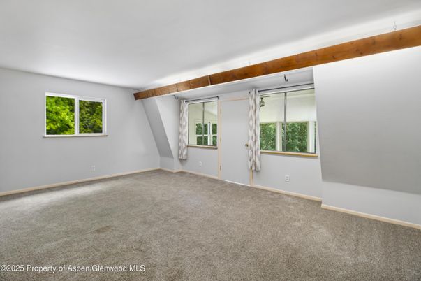 Empty room, Interior, Wooden Beams
