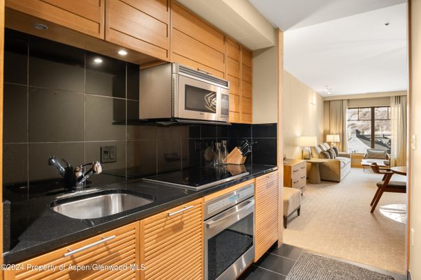 Interior, Kitchen, Living room, Recessed Lighting, Stainless Steel Appliances