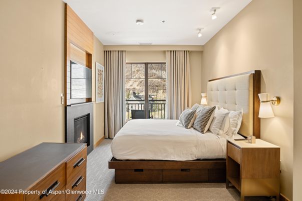 Bedroom, Fireplace, Interior, Recessed Lighting