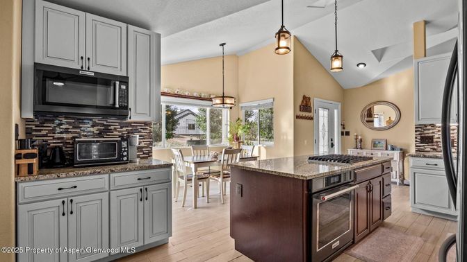 Dining room, Interior, Kitchen, Pendant Lights, Recessed Lighting, Wood Texture Flooring