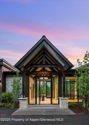 Exterior, Facade, American Craftsman